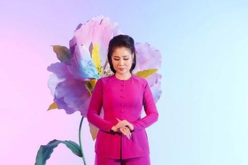 NSND Hồng Vân gặp sự cố sức khỏe, phải ngưng công việc nửa tháng