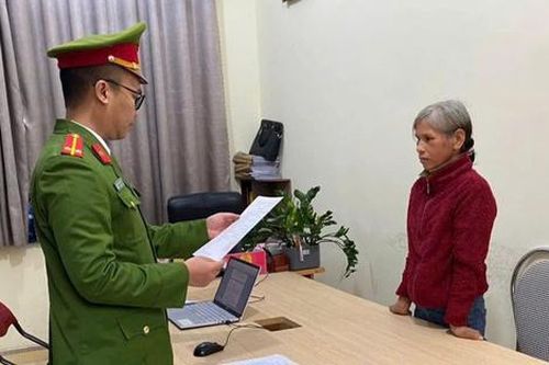 Người phụ nữ bị khởi tố vì nhổ 25 cây ngô của hàng xóm