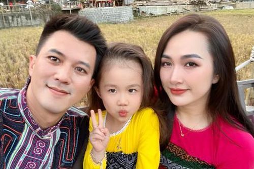 Hà Việt Dũng tậu 'xế hộp' tặng vợ hot girl khiến dân tình lóa mắt
