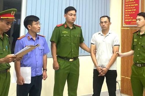 TPHCM: Bắt khẩn cấp kẻ đánh phụ nữ do va chạm giao thông