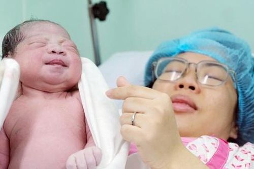 TPHCM hỗ trợ 3 triệu đồng khi sinh đủ 2 con trước 35 tuổi: Chính sách nhân văn nhưng chưa đủ...