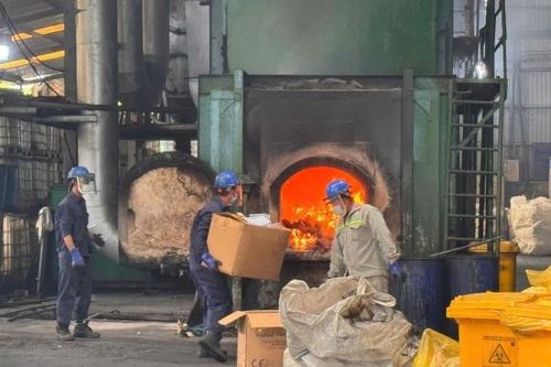 TP. Hồ Chí Minh: Quản lý thị trường tiêu hủy hơn 19.000 đơn vị sản phẩm vi phạm