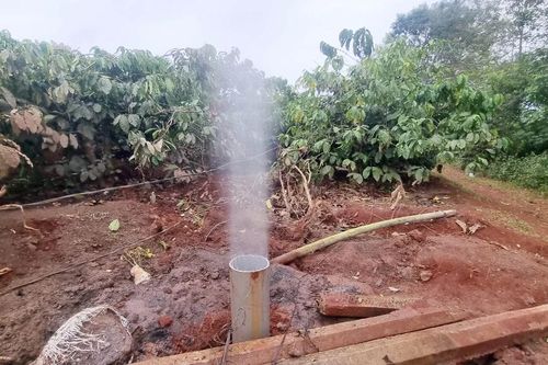 Lại thêm 1 giếng khoan bất ngờ phun trào ở Chư Prông