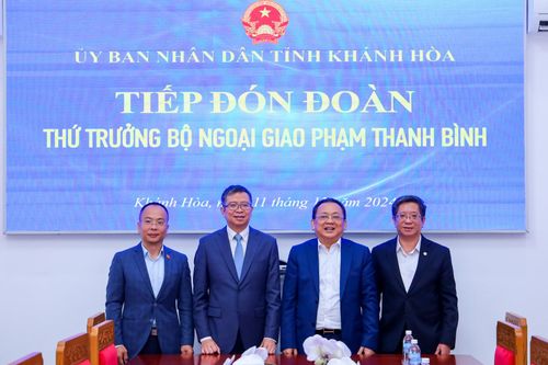 Phó Chủ tịch Thường trực UBND tỉnh Lê Hữu Hoàng tiếp Thứ trưởng Bộ Ngoại giao Phạm Thanh Bình