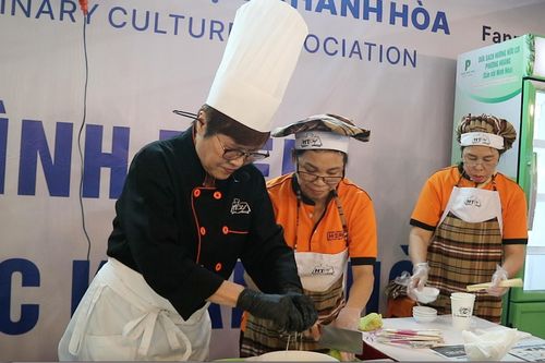 Trình diễn ẩm thực Khánh Hòa tại Hội chợ Xúc tiến thương mại và kích cầu tiêu dùng