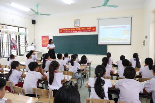 Hoa Lư đẩy mạnh chuyển đổi số trong trường học