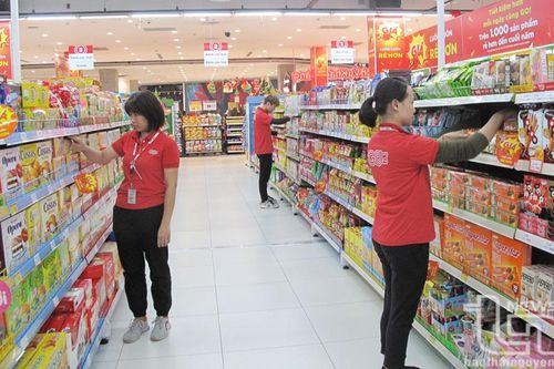 Thương mại dịch vụ duy trì đà tăng trưởng