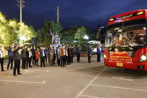 Than Thống Nhất tổ chức 2 tuyến xe đưa, đón miễn phí người lao động về quê dịp Tết