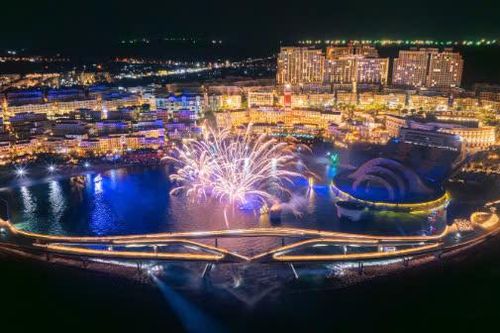Ngoạn mục 'thiên hà' pháo hoa trong Symphony of the sea Phú Quốc