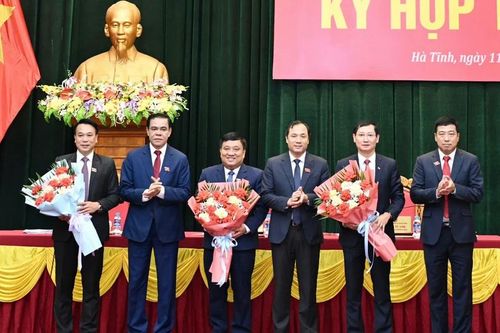 Hà Tĩnh: Bầu bổ sung Ủy viên UBND tỉnh và nghe báo cáo thẩm tra các lĩnh vực