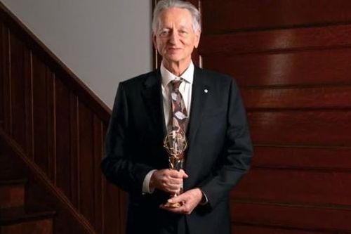 Chủ nhân giải thưởng chính Vinfuture 2024 nhận giải thưởng Nobel Vật Lý 2024
