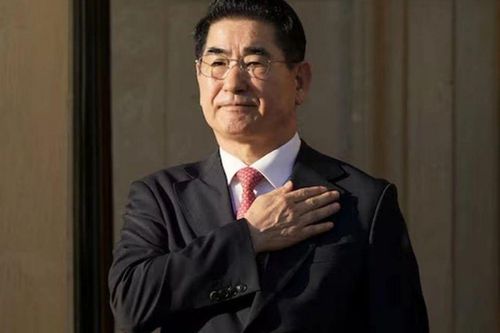 Bị bắt vì liên quan đến vụ thiết quân luật, Cựu Bộ trưởng Quốc phòng Hàn Quốc tự tử bất thành trong phòng giam