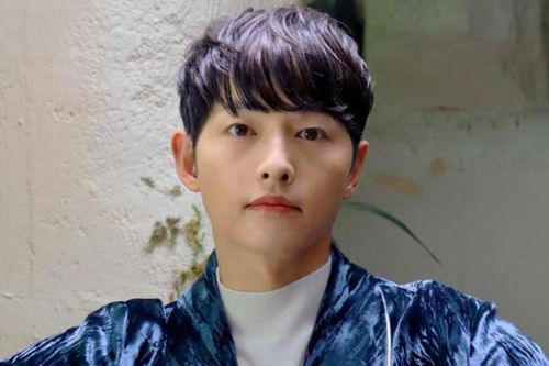 Sao Hàn 11/12: Song Joong Ki nói tiếng Tây Ban Nha, Jung Eum vui vẻ sau ly hôn