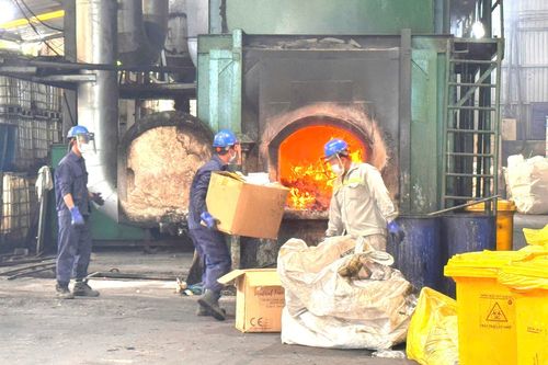 Tiêu hủy hàng chục ngàn sản phẩm hàng hóa không đảm bảo chất lượng