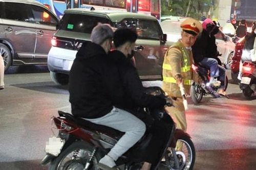 Thanh, thiếu niên tụ tập đua xe: Nhức nhối không chỉ ở Hà Nội
