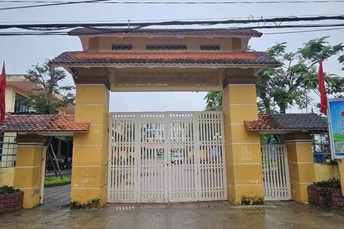 Làm rõ nghi vấn phụ huynh tự ý vào trường 'dằn mặt' nữ sinh