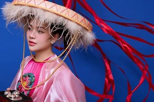 Thủ khoa cao học ngành Âm nhạc đứng chung sân khấu cùng Henry Lau