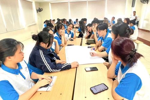 Tuyển sinh vượt chỉ tiêu: Nâng mức xử phạt là chưa đủ