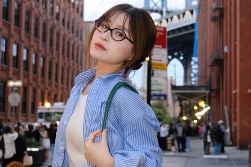Rich kid Chao tốt nghiệp Đại học New York sớm một năm