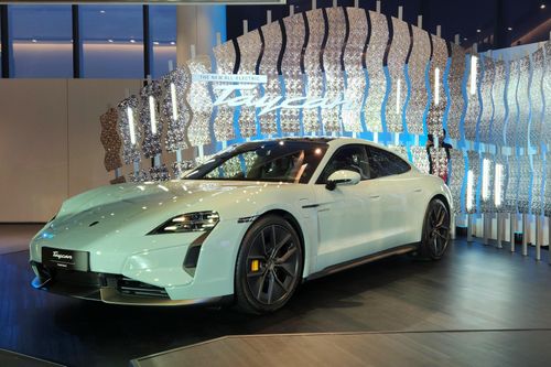 Porsche phải đóng cửa 30% đại lý ở Trung Quốc