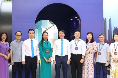 Không gian trưng bày Trường ĐH Thủ đô Hà Nội - những ký ức khó quên