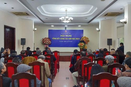 Văn học cần đổi mới để hòa vào dòng chảy chung của đất nước