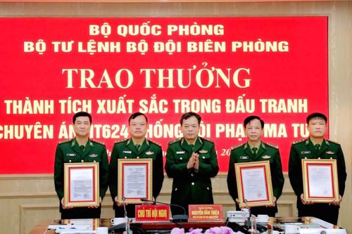 Trao thưởng các lực lượng đấu tranh thành công chuyên án HT624