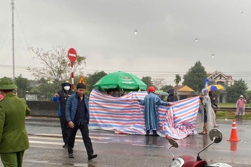 Gặp nạn khi qua ngã ba