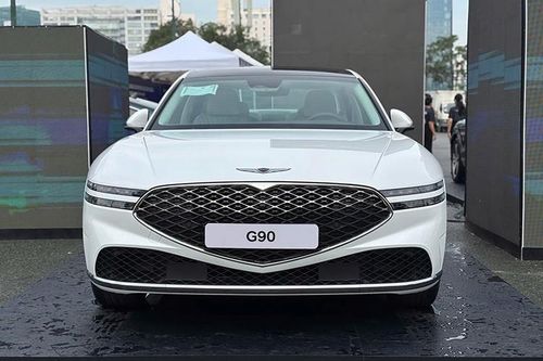 'Soi' chi tiết Genesis G90 2024 giá 7,5 tỷ đồng ở TP. HCM
