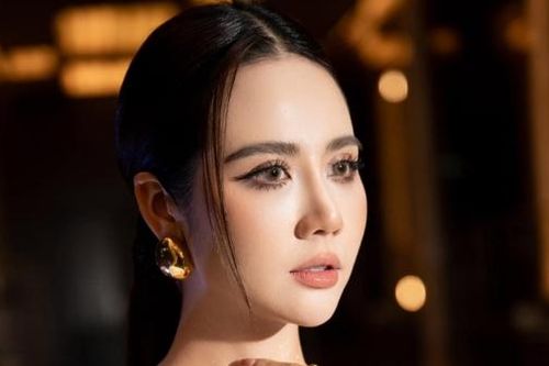 Phan Minh Huyền 'đốn tim' fan bởi vóc dáng gợi cảm