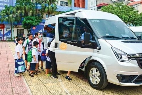 Xe ô tô kinh doanh đưa đón trẻ em mầm non, học sinh bắt buộc phải sơn màu vàng đậm từ ngày 1/1/2025