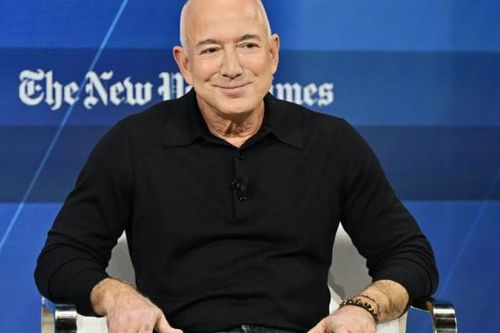 Người sáng lập Amazon Jeff Bezos giữ mức lương cơ bản khiêm tốn trong suốt 20 năm