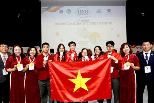 Học sinh Hà Nội mang về 6 huy chương tại kỳ Olympic khoa học trẻ quốc tế 2024