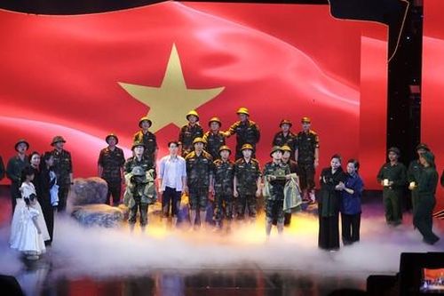 Giao lưu chính luận nghệ thuật 'Sáng mãi niềm tin'