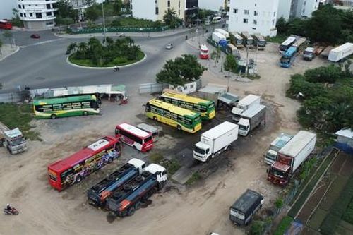 Yêu cầu xử lý bãi xe 'chui' giữa trung tâm Nha Trang