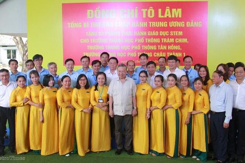 Tổng Bí thư Tô Lâm trao tặng 3 phòng thực hành STEM tại tỉnh Đồng Tháp