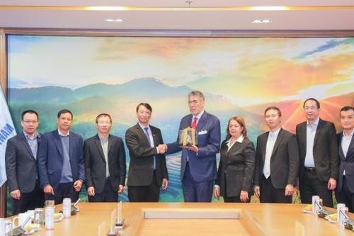 Tổng Bí thư Đảng Phong trào Cánh tả Thống nhất Cộng hòa Dominica làm việc với Petrovietnam