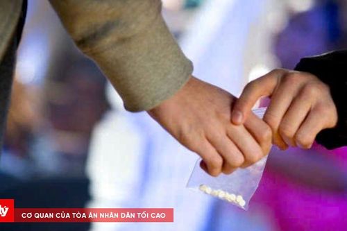 Giả bệnh nhân vào bệnh viện bán ma túy