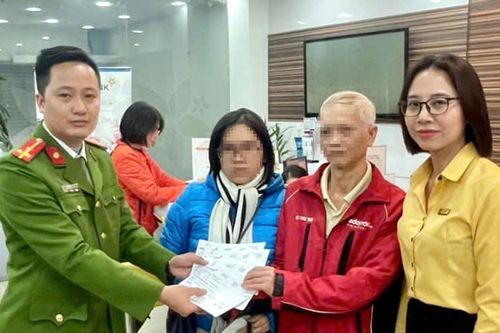 Cụ ông ở Hà Nội suýt mất 500 triệu đồng vì kẻ giả danh công an