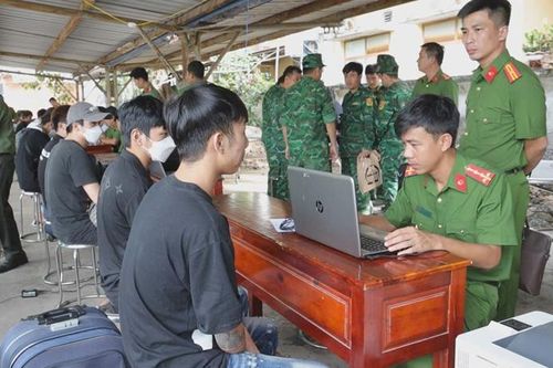 Trao trả hơn 400 công dân liên quan 'việc nhẹ, lương cao', xuất cảnh trái phép