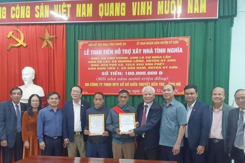 Trao hỗ trợ xây dựng nhà tình nghĩa ở huyện Kỳ Sơn