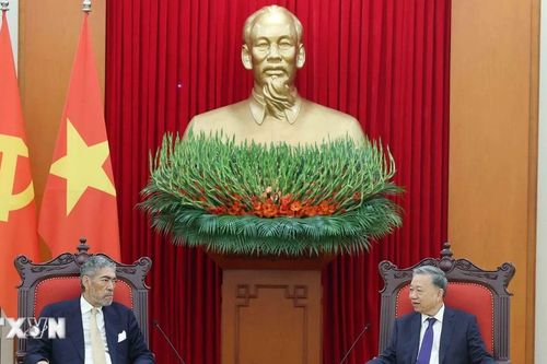 Tổng Bí thư tiếp Tổng Bí thư Đảng Phong trào Cánh tả Thống nhất của Dominicana
