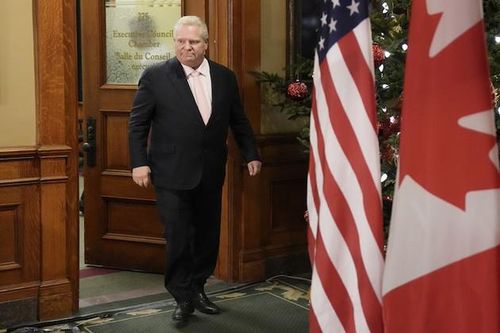 Canada đe dọa cắt nguồn cung năng lượng để đáp trả chính sách thuế quan của Mỹ
