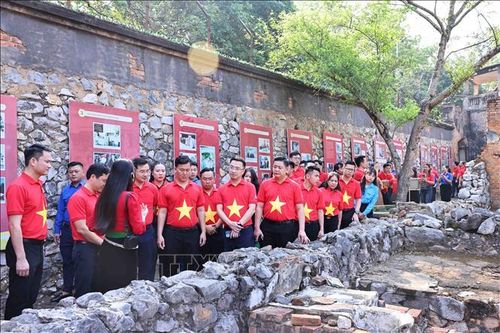 Xây dựng sản phẩm du lịch văn hóa - lịch sử, tâm linh hấp dẫn du khách