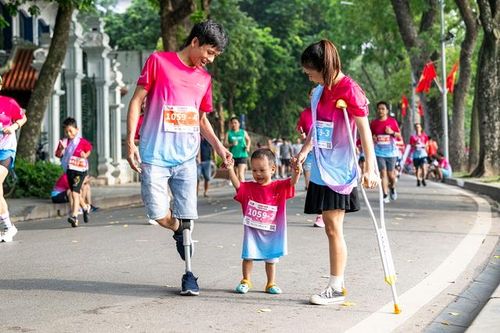 'Hạnh phúc ngọt ngào' và loạt ảnh ấn tượng tại 'Việt Nam hạnh phúc 2024'