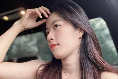 Hành động gây chú ý của Nam Em và bạn trai