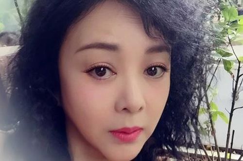 Một nữ diễn viên nổi tiếng bị truy nã vì liên quan đến vụ lừa đảo 14 tỷ đồng, cuộc sống giờ ra sao?