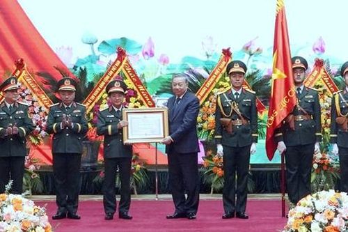 Tổng cục Chính trị Quân đội Nhân dân Việt Nam đón nhận Huân chương Độc lập hạng Nhất
