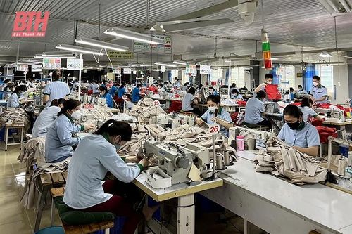 Doanh nghiệp tăng tốc sản xuất cuối năm