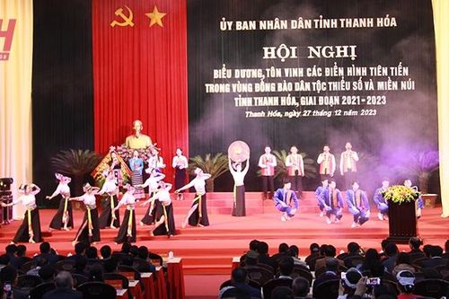 Thực hiện các chính sách đối với người có uy tín trong đồng bào dân tộc thiểu số
